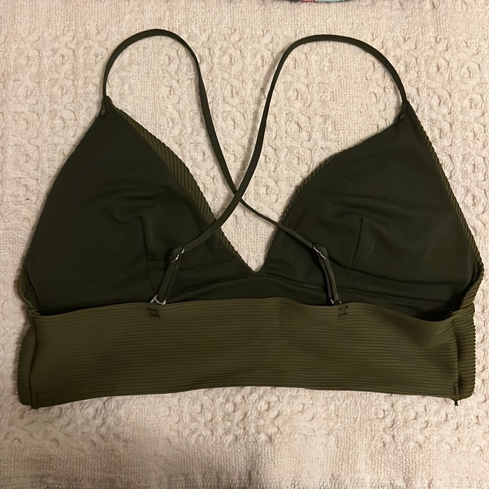 Two swimsuit tops - Picture 9 of 9